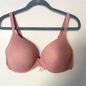 Victorias Secret Pink bra. Size 40DD New.